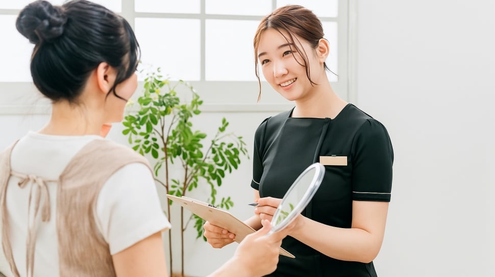 Tips Jaga Kesehatan Kulit di Tengah Kesibukan Pekerjaan Akhir Tahun