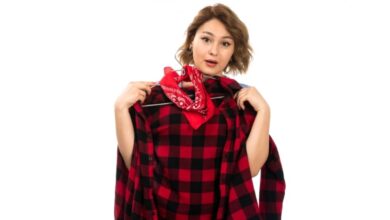 "Tren Fashion Oktober 2025: Sock'em, Loafers, dan Syal Sutra Jadi Wajib!"