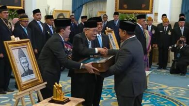 10 Pahlawan Nasional Baru: Dari Soeharto Hingga Marsinah, Siapa Saja Mereka?