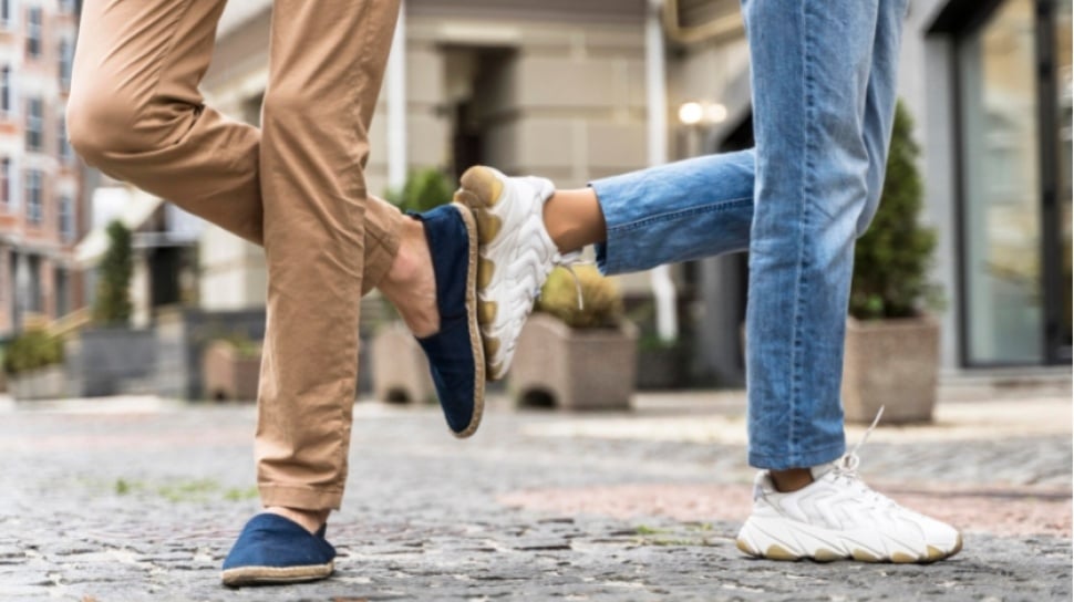 4 Pilihan Sepatu Lokal Nyaman Seperti Skechers: Jalan Seharian Tanpa Pegal dengan Harga Terjangkau!