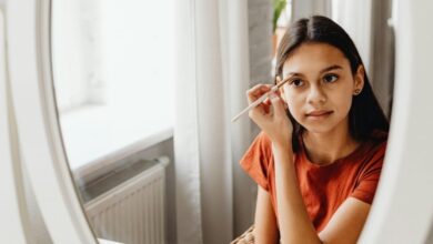 5 Pensil Alis Anti Luntur & Wudhu Friendly: Solusi Ideal untuk Muslimah Aktif