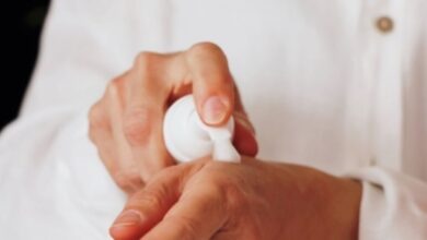 5 Sunscreen Terbaik untuk Tangan: Atasi Kulit Kering dan Keriput Secara Efektif!