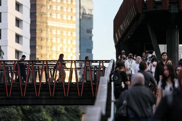 884 Aduan Pekerja ke Menaker: Fokus pada Norma Hubungan Kerja dan Isu Upah yang Mendesak