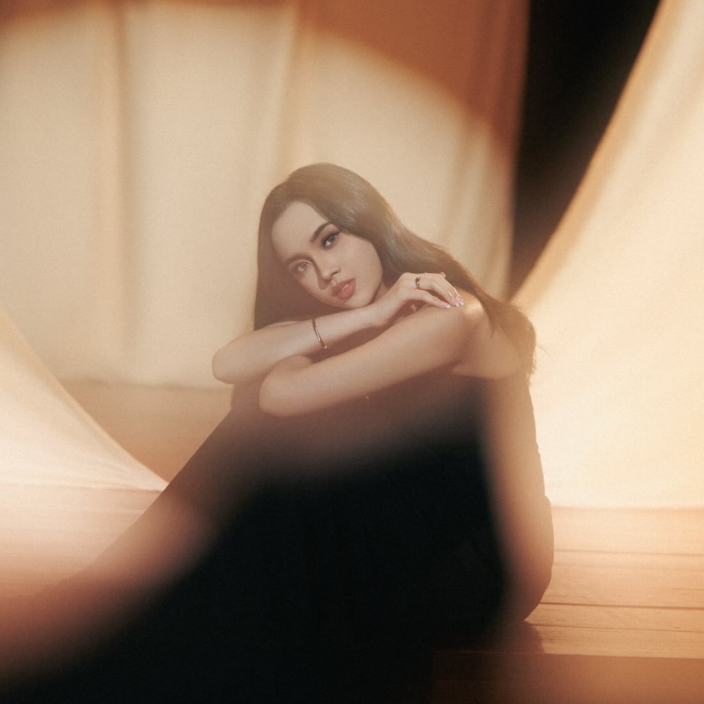 Analisis Lirik dan Makna Lagu 'Teganya Kau' oleh Lyodra: Cerita di Balik Emosi Mendalam