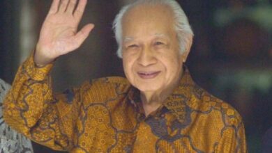 Apakah Soeharto Layak Dapat Gelar Pahlawan Nasional? Cek Syarat Utamanya di Sini!