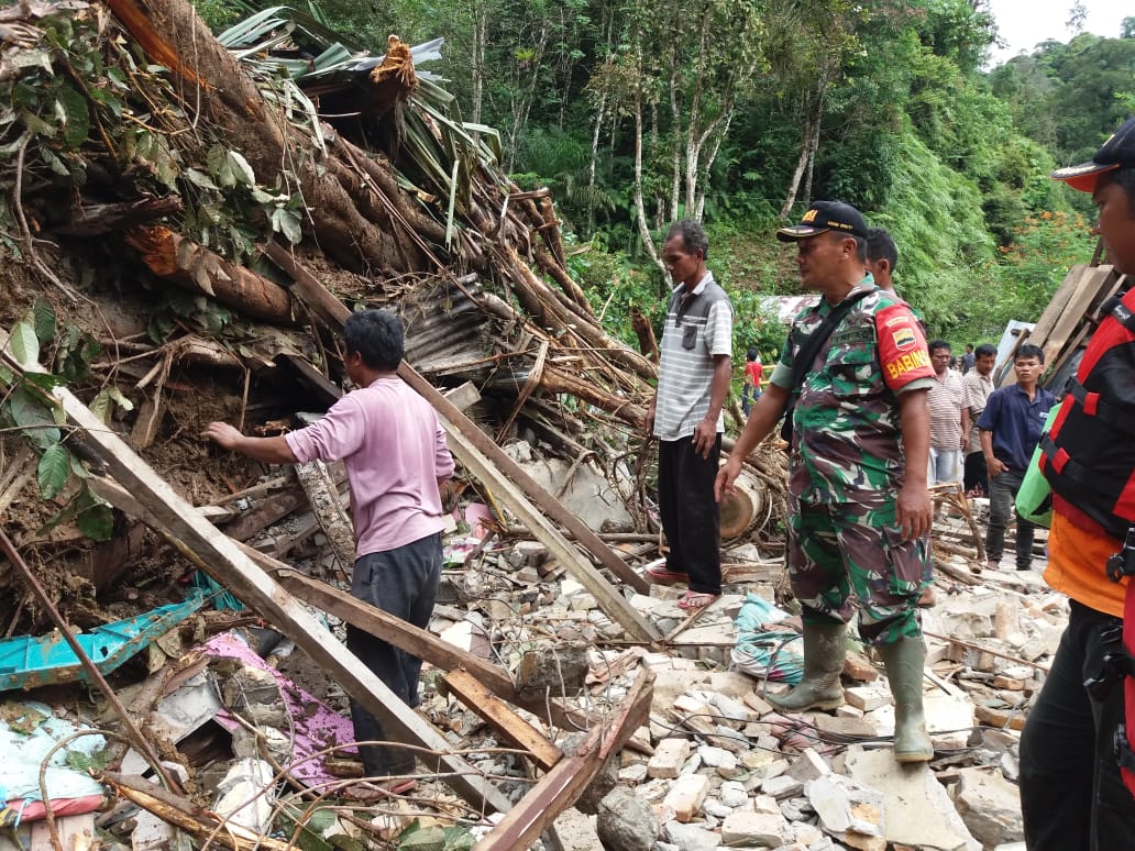 Banjir Maut di Tapanuli: 13 Korban Jiwa dan 37 Luka-luka, Apa Penyebabnya?