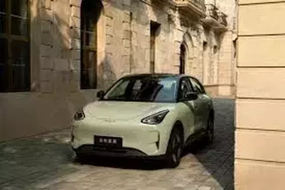 China Siap Atur Akselerasi Mobil Listrik untuk Tingkatkan Keselamatan: Apa Dampaknya?