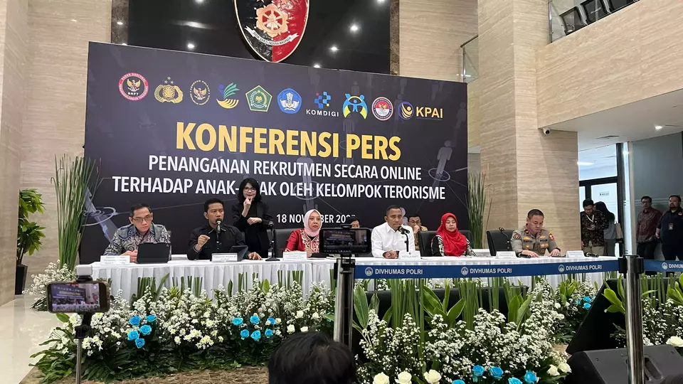 Densus 88 Ungkap Tersangka Perekrut Anak yang Incar Gedung DPR: Apa Motif di Baliknya?