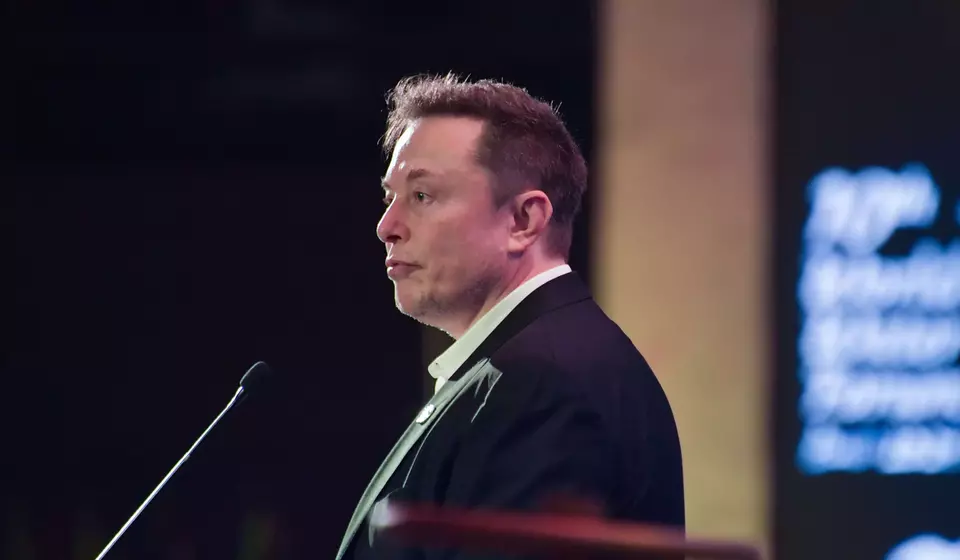 Elon Musk Ungkap Ancaman AI: Semua Pekerjaan Kantor Bisa Tergerus Teknologi!