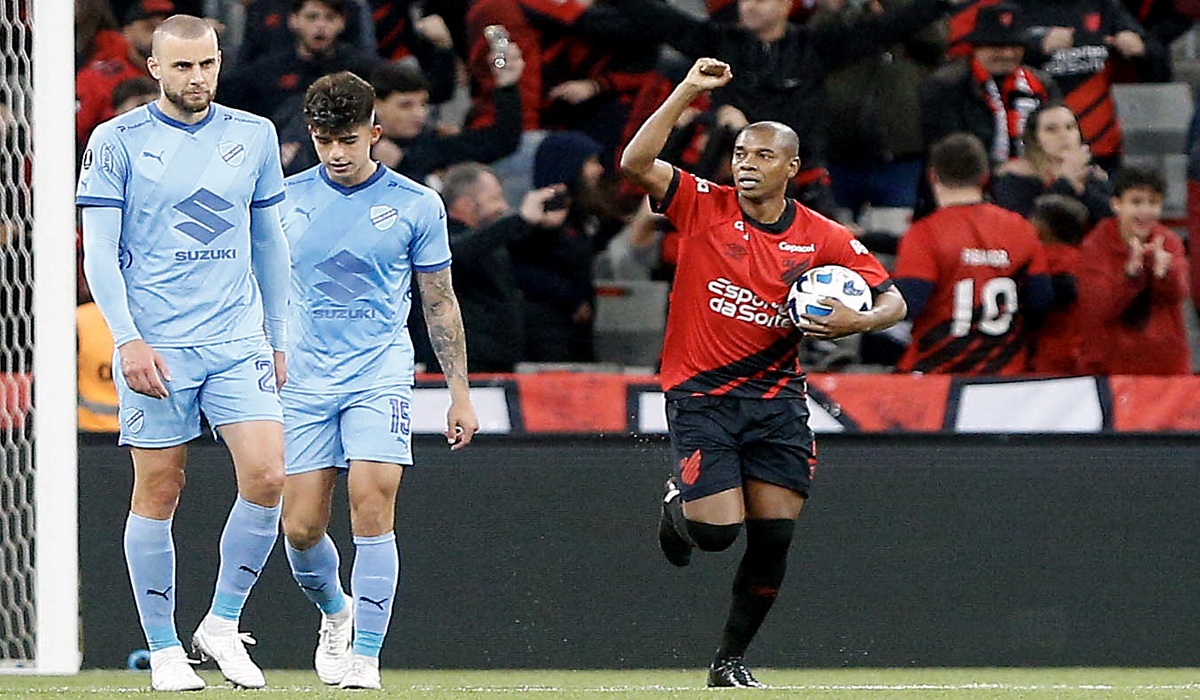 Fernandinho Resmi Gantung Sepatu: Apa yang Mendorong Keputusan Penuh Emosi Ini?