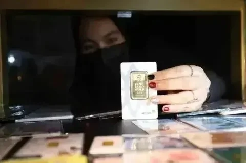 Harga Emas Antam Hari Ini Naik Rp8.000 per Gram: Simak Rinciannya!