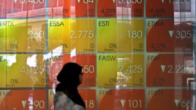 IHSG Berbalik Loyo ke 8.557 Setelah Cetak Rekor: Apa yang Terjadi di Pasar Saham Kita?