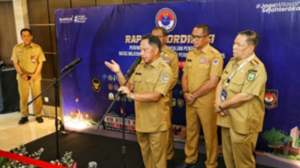 Instruksi Mendagri Tito: Kepala Daerah Wajib Siaga Hadapi Bencana Hidrometeorologi!