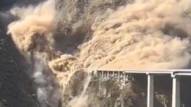 Jembatan Viral di Pegunungan China Ambruk Sehari After Dibuka: Apa yang Terjadi?