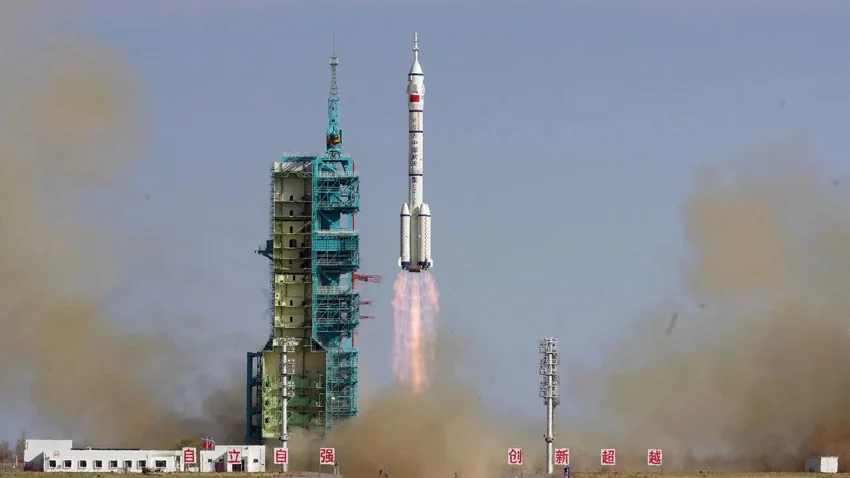 Jendela Retak dan Risiko Roket China: Catatan Kelayakan Misi Jemput Astronot di Antariksa