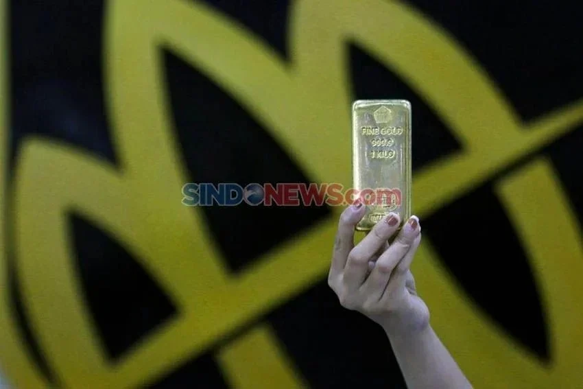 Kilau Emas Meredup: Harga Logam Mulia Antam Anjlok Rp26.000, Apa Penyebabnya?