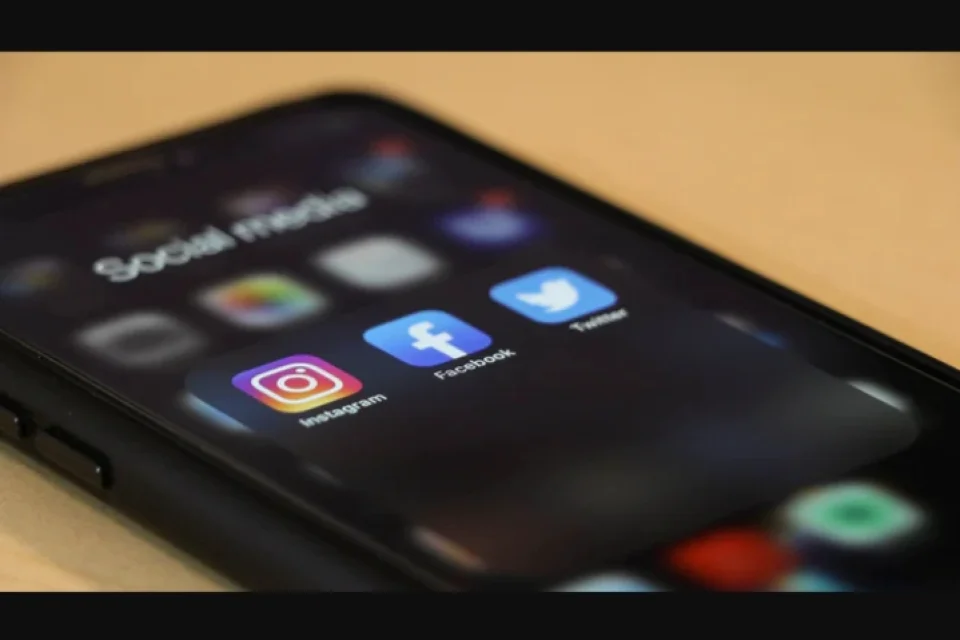 Komdigi Batasi Anak Bermain Medsos, Malaysia Siap Larang Mulai 2026: Apa Dampaknya?