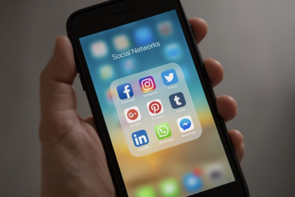 Komdigi Diminta Bedakan Konten Ilegal dan Berbahaya di Medsos secara Akurat