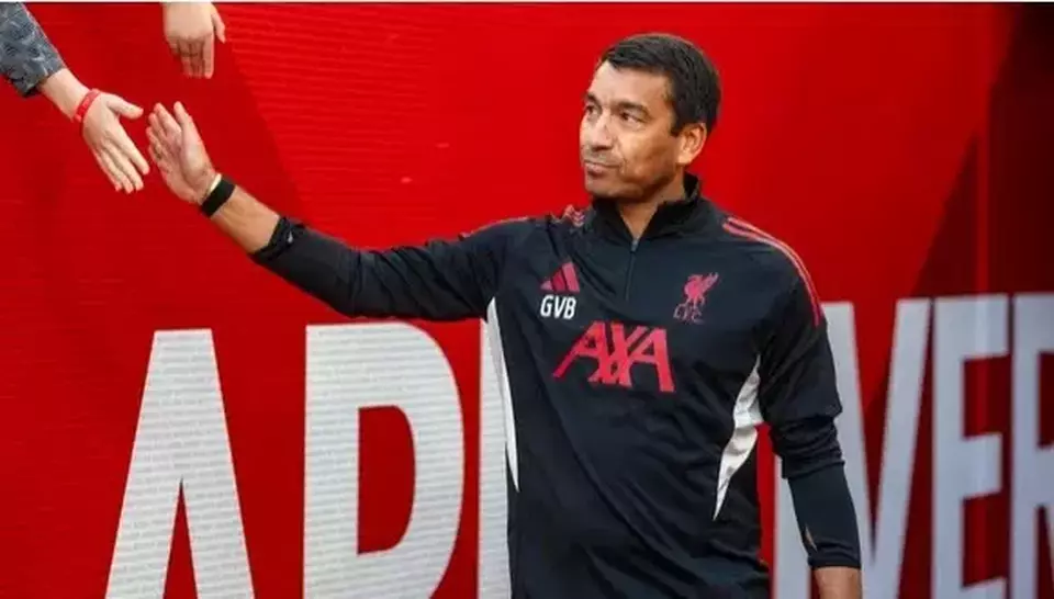 Krisis Liverpool: Apakah Van Bronckhorst Siap Ambil Alih Timnas Indonesia?