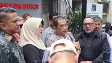 Kuasa Hukum Dokter Tifa Desak Hentikan Penyidikan: Apa Kaitan Dengan Kebebasan Berpendapat?