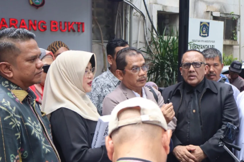 Kuasa Hukum Dokter Tifa Desak Hentikan Penyidikan: Apa Kaitan Dengan Kebebasan Berpendapat?