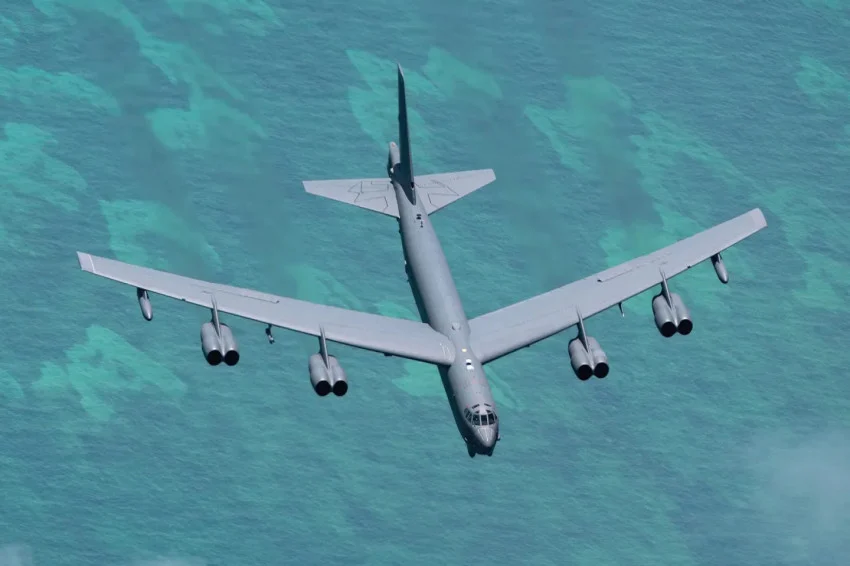 Langkah Kontroversial AS: Dua Pesawat Pengebom B-52 Dekati Venezuela, Apa yang Terjadi Selanjutnya?