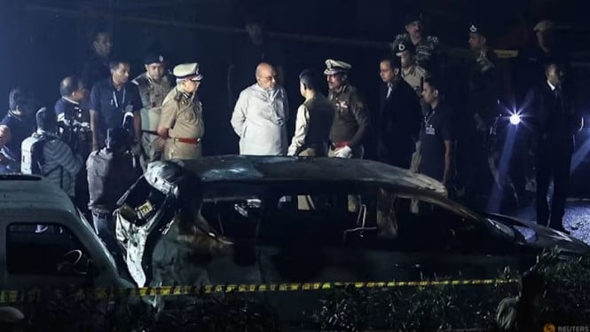 Ledakan Mobil di New Delhi: 8 Tewas dalam Serangan Diduga Teroris - Apa yang Terjadi?