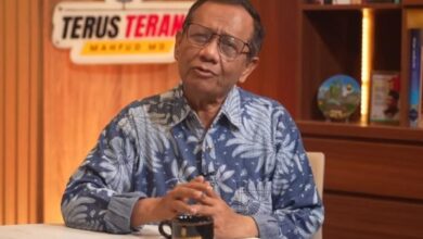 Mahfud MD Tegaskan Tak Pernah Bilang Ijazah Jokowi Palsu, Minta UGM Segera Bicara!