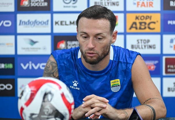 Marc Klok Siap Tunjukkan Aksi Memikat di Kandang Sendiri Hadapi Dewa United