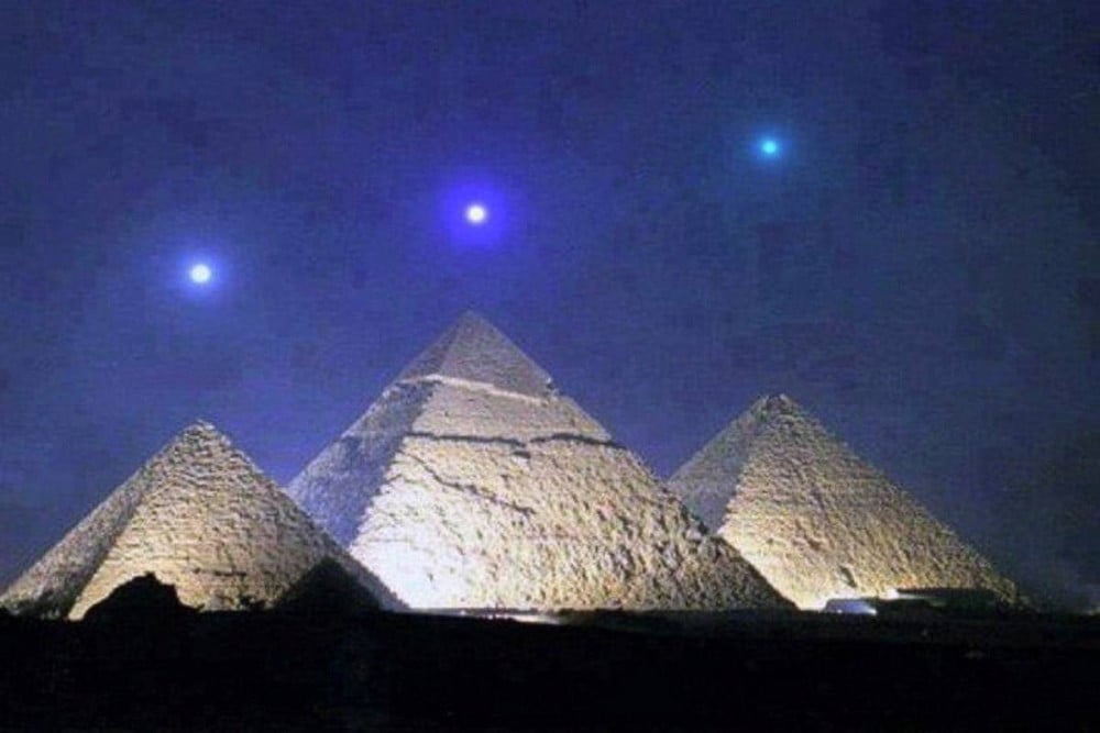 Merkurius, Venus, dan Saturnus Sejajar di Atas Piramida Giza: Fakta atau Mitos?