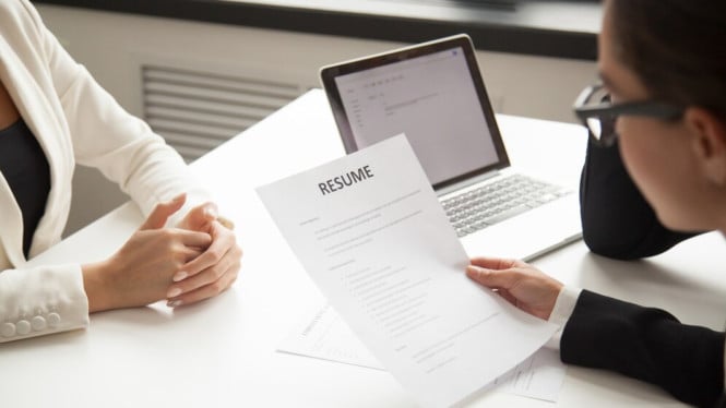 Pasar Kerja Goyah: Fresh Graduate dan Pengangguran Berpengalaman Harus Waspada Sekarang!