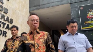 Pelapor Ijazah Jokowi Terima SP2T, Desak Penahanan Roy Suryo dan Rekan - Apa Selanjutnya?