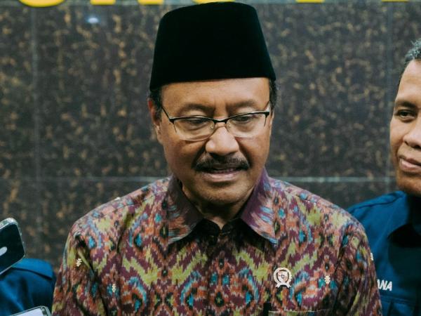 Penerima Bansos Mundur Setelah Ditempeli Stiker, Mensos: Kita Hormati Keputusan Mereka
