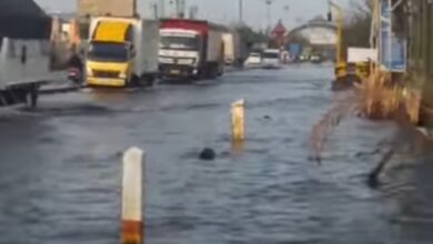 Pengusaha Truk dan Sopir Derita Kerugian Besar Akibat Banjir Pantura Semarang-Demak