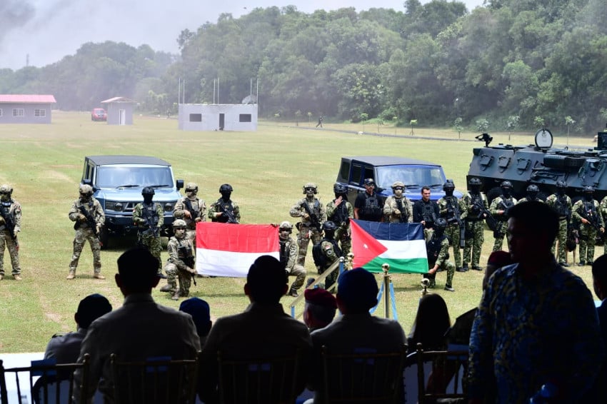 Presiden Prabowo dan Raja Abdullah II Menyaksikan Atraksi Bela Diri Merpati Putih dan Drone