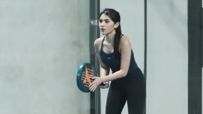 Sederet OOTD Padel Davina Karamoy: Gaya Fashion yang Bikin Lapangan Seperti Catwalk