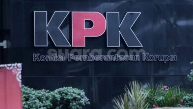 Segel KPK Diduga Rusak: Tiga Pramusaji Rumah Dinas Gubernur Riau Diperiksa, Apa Sebabnya?