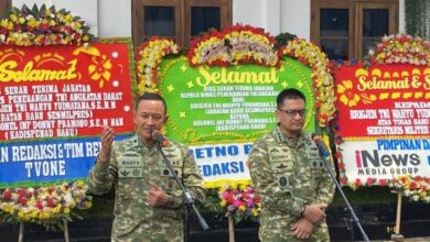 Sertijab TNI AD: Brigjen Wahyu Yudhayana Serahkan Jabatan Kadispenad ke Kolonel Donny
