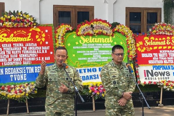 Sertijab TNI AD: Brigjen Wahyu Yudhayana Serahkan Jabatan Kadispenad ke Kolonel Donny