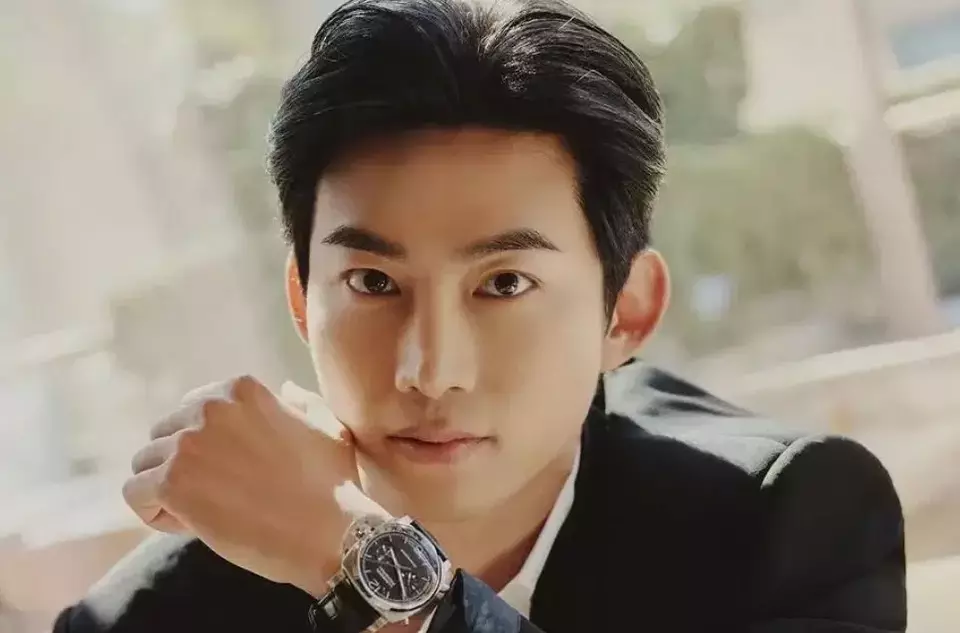 Taecyeon ‘2PM’ Umumkan Pernikahan Melalui Surat Tulisan Tangan
