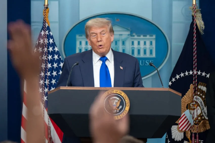 Trump Marahi Zelensky: Sorotan Ketidakpuasan Terhadap Sikap Ukraina Terhadap Bantuan AS