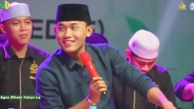 "Gus Elham: Dari Lulusan SD hingga Pondok Pesantren, Menggali Pendidikan yang Menginspirasi"