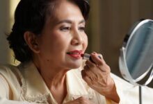10 Rekomendasi Lipstick Terbaik untuk Wanita Usia 50-an, Bikin Bibir Sehat dan Terawat