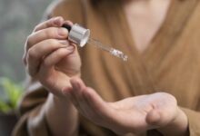 10 Serum Wajah Tanpa Alkohol untuk Kulit Sensitif, Cerahkan dan Glowing di Bawah Rp150 Ribu