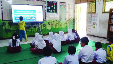 240 Sekolah di Rejang Lebong Dapat Bantuan Smart TV untuk Dukung Pembelajaran Digital