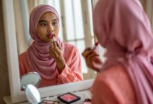 5 Rekomendasi Lipstik Halal Nyaman Dipakai Seharian dan Tidak Membuat Bibir Kering