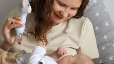 5 Rekomendasi Skincare Aman untuk Busui: Pilihan Anti Aging hingga Mencerahkan Kulit