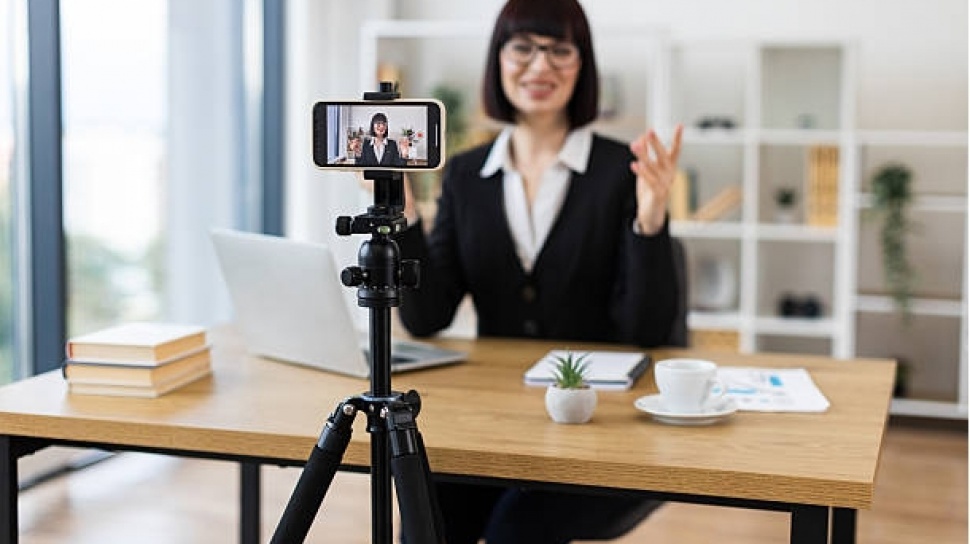 5 Tripod Kokoh dan Murah untuk Konten Bebas Getaran, Berkualitas Terbaik 2025