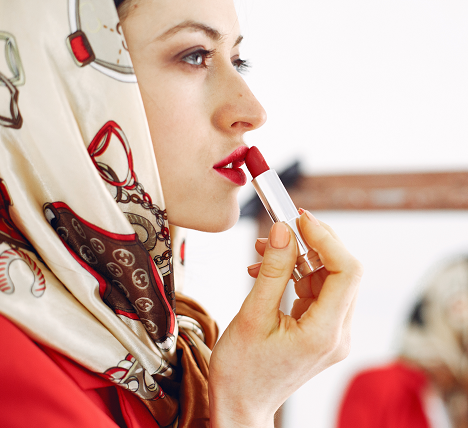 6 Rekomendasi Lipstik Praktis untuk Ibu-Ibu Saat Mengantar Anak ke Sekolah