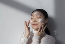 7 Rekomendasi Gentle Face Wash Lokal Terbaik untuk Kulit Sensitif, Aman dan Efektif